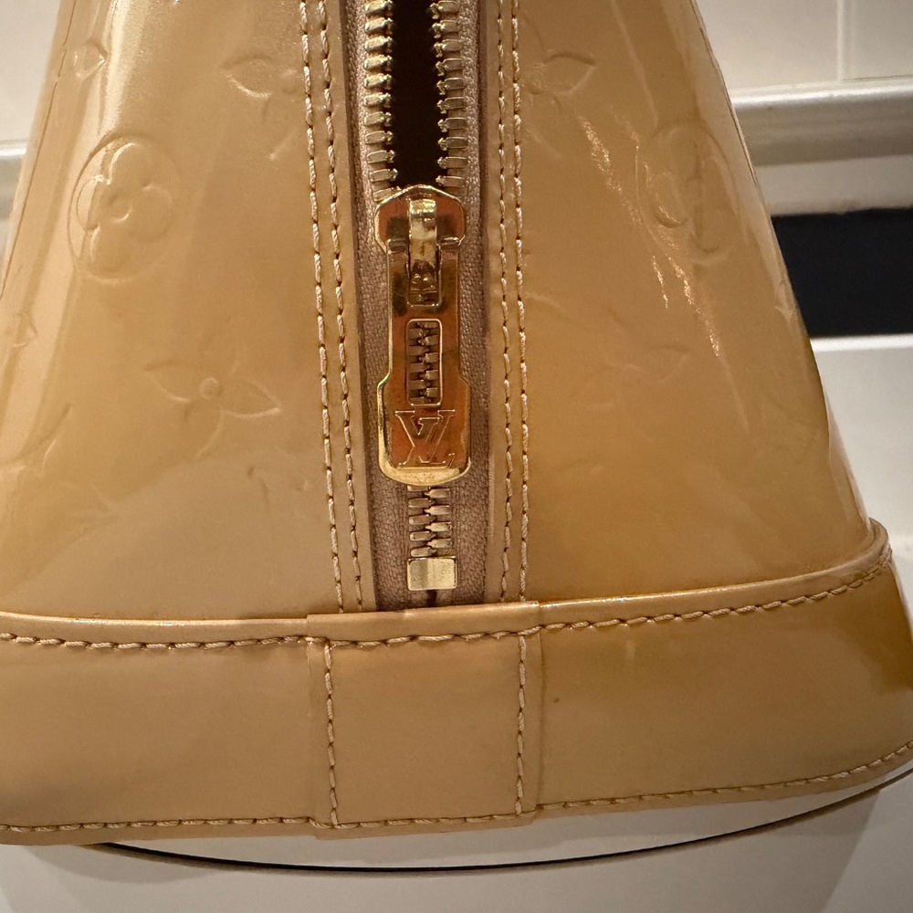 Louis Vuitton Patent Monogram Tote in Tan - Picture 4 of 14